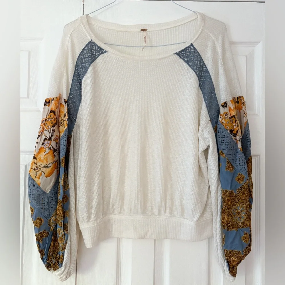 Free People Casual Clash Floral Balloon‎ Sleeves Size Small EUC